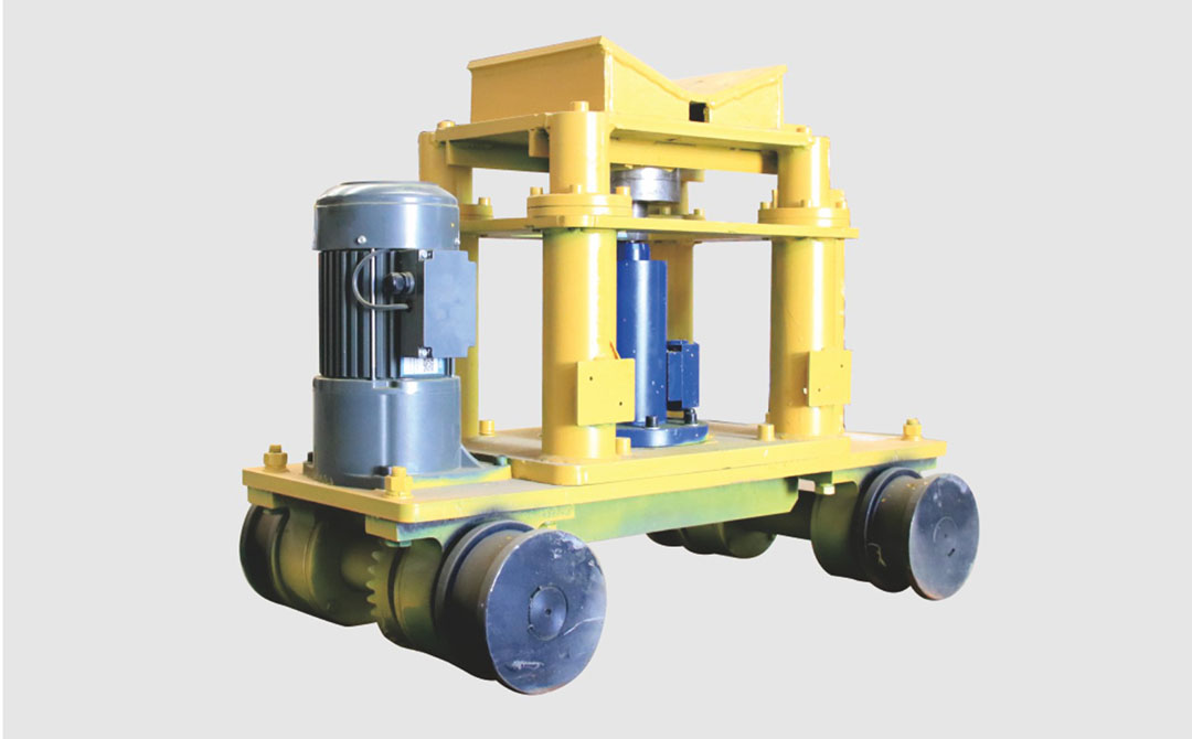 آلة الرفع والتحريك
